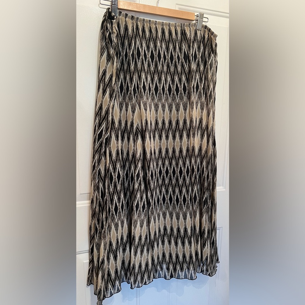 Ruby Rd. maxi skirt size 16  neutral colors 🍁🍂🍁